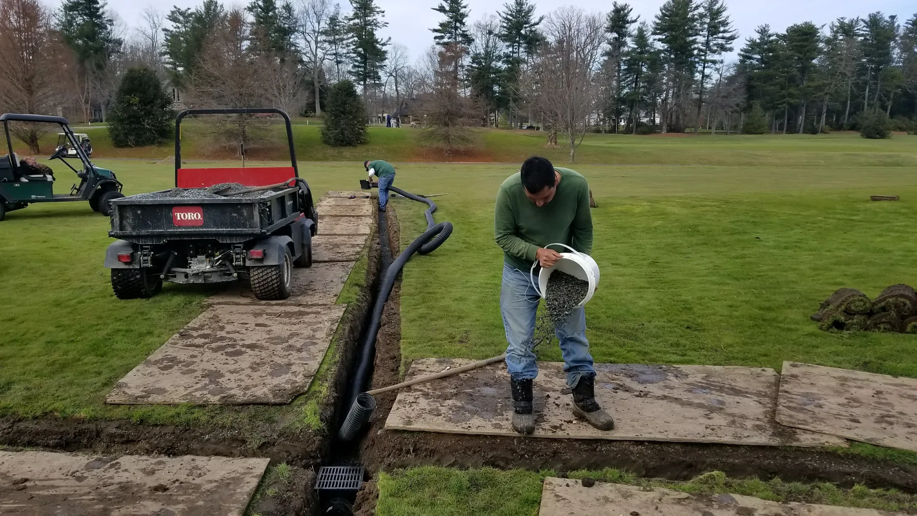 Drainage pipe and gravel installation